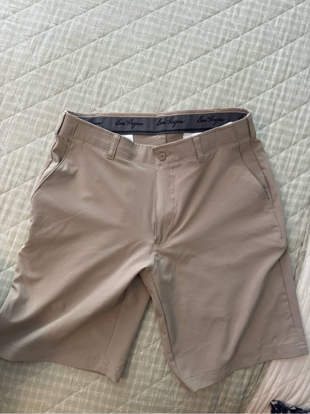 Hogan Men's Light Beige Flat-Front Golf Shorts